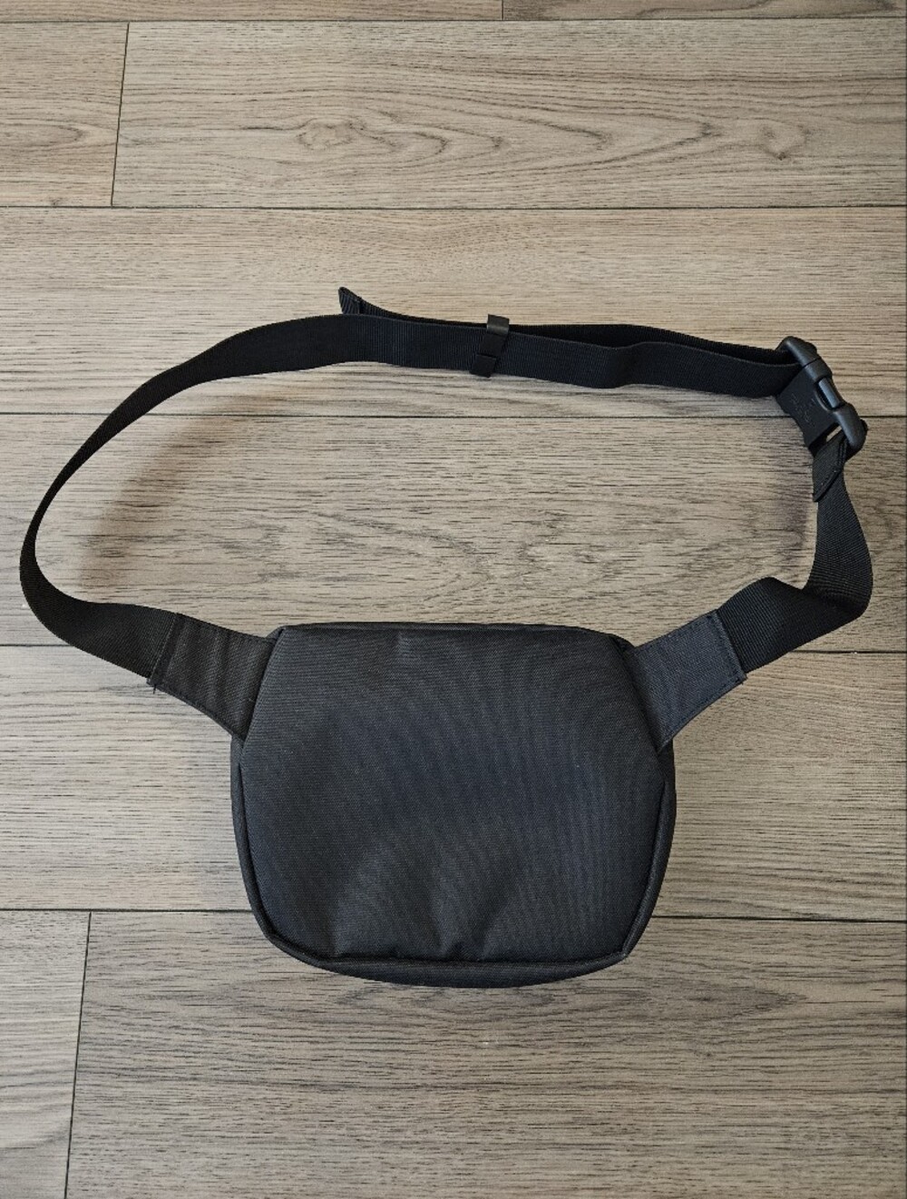 Herschel Supply Company Black Waist Pack - Compact Men’s Fanny Hip Pack - Picture 3 of 7